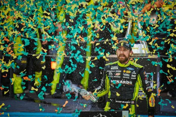 Dramatic prelude builds excitement for NASCAR’s Phoenix finale