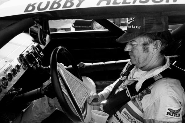 NASCAR Hall of Famer Bobby Allison dies at 86