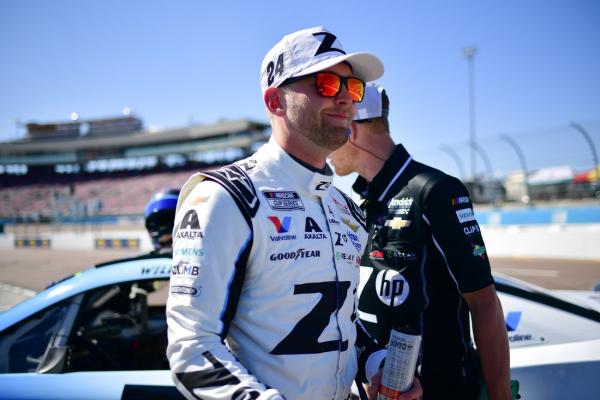 William Byron edges Joey Logano for pole at Phoenix