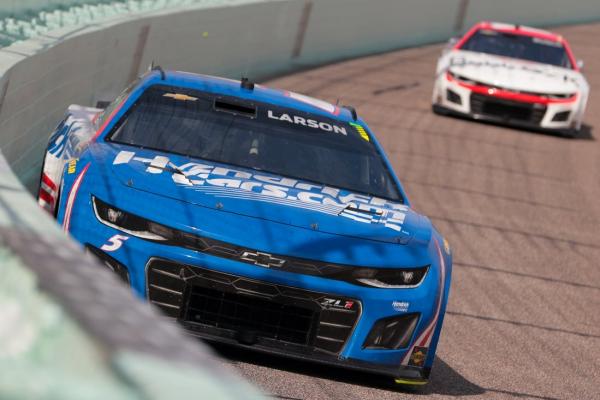 Kyle Larson nabs 30th career win, first of 2025 at Homestead