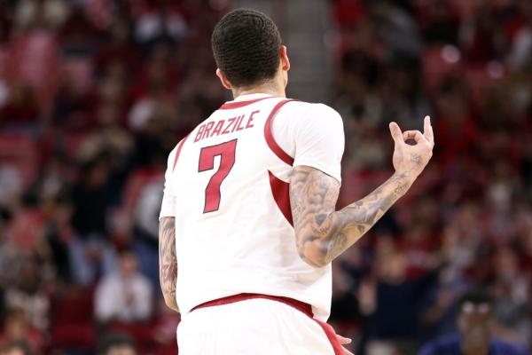 Career night for Trevon Brazile as No. 14 Arkansas routs Queens