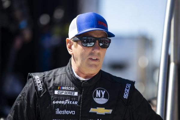 Plane owned by ex-NASCAR driver Greg Biffle crashes; fatalities reported | WJOX-FM