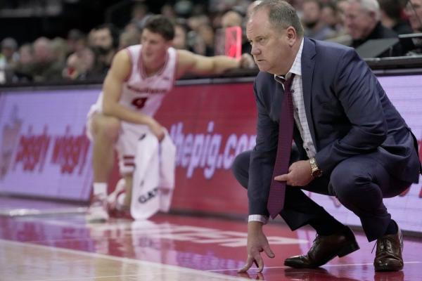 Wisconsin blitzes UCLA early, bounces back for Big 10 triumph