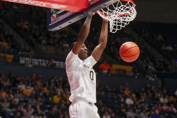 Unranked West Virginia tries to slay another giant in No. 7 Houston