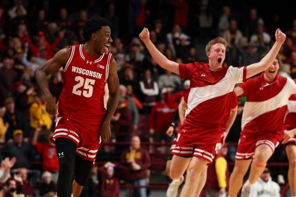 John Blackwell’s buzzer-beater lifts Wisconsin over Minnesota