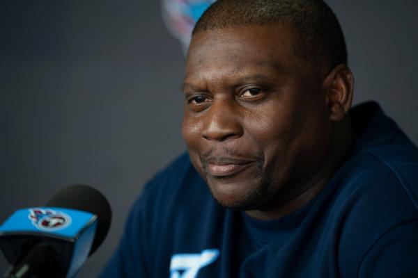 Reports : Giants adding Dennard Wilson as DC , Chris Horton for special teams