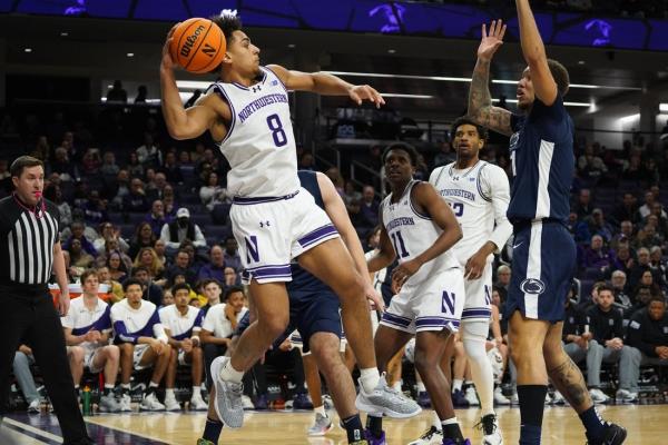 Nick Martinelli 34 points propel Northwestern past Penn State | News Talk 580 and 105 . 9 KMJ