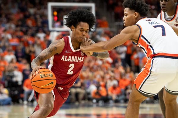 Labaron Philon’s 25 points squeeze Alabama past Auburn